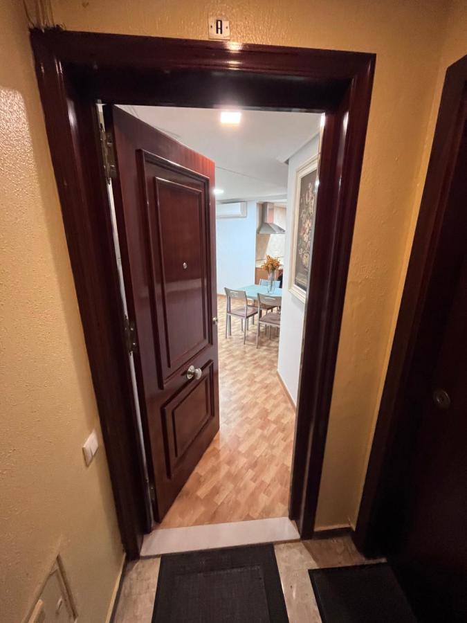 Gatu Villa Elvira Junto Al Hospital Y Playa 2 Dormit Y 2 Banos, Preferente Mayores De 25 Anos Y Familias Кадис Екстериор снимка