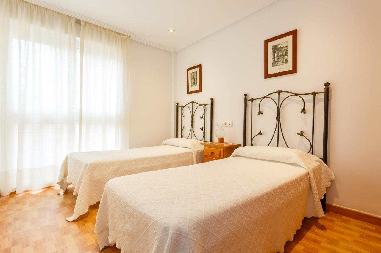 Gatu Villa Elvira Junto Al Hospital Y Playa 2 Dormit Y 2 Banos, Preferente Mayores De 25 Anos Y Familias Кадис Екстериор снимка